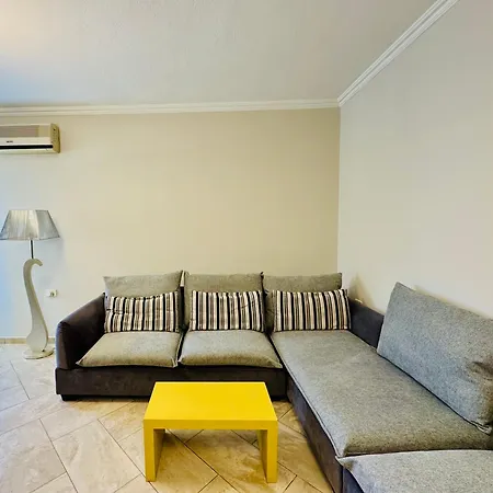 - Ggpremiumstays - Double Bedroom Center - Free Airport Shuttle - Free Private Parking Apartamento Tirana