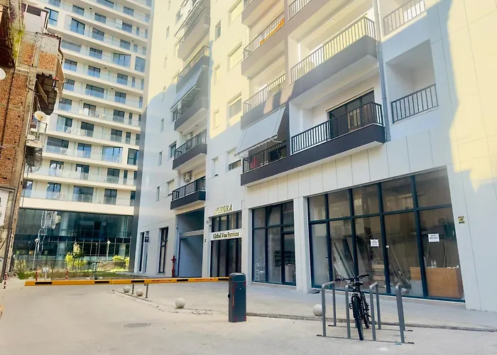 Apartamento - Ggpremiumstays - In The Heart Of Center Cozy - Airport Shuttle - Private Parking Tirana