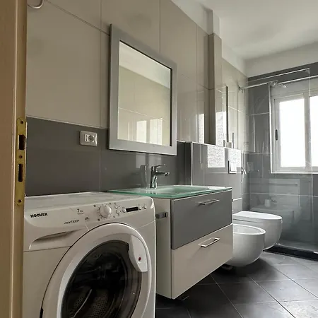 Tirana - Ggpremiumstays - Double Bedroom Apartment City Center - Free Airport Shuttle - Free Private Parking Διαμέρισμα *