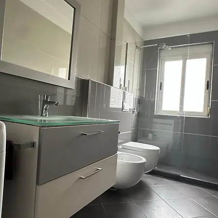 Tirana - Ggpremiumstays - Double Bedroom Apartment City Center - Free Airport Shuttle - Free Private Parking Διαμέρισμα Τίρανα