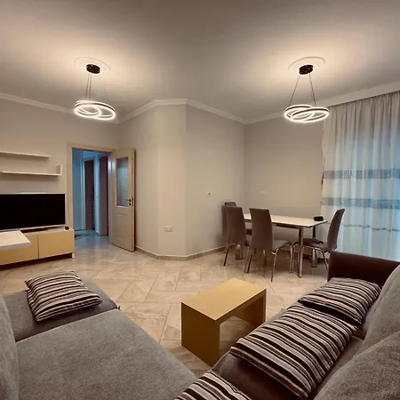 Tirana - Ggpremiumstays - Double Bedroom Apartment City Center - Free Airport Shuttle - Free Private Parking Διαμέρισμα