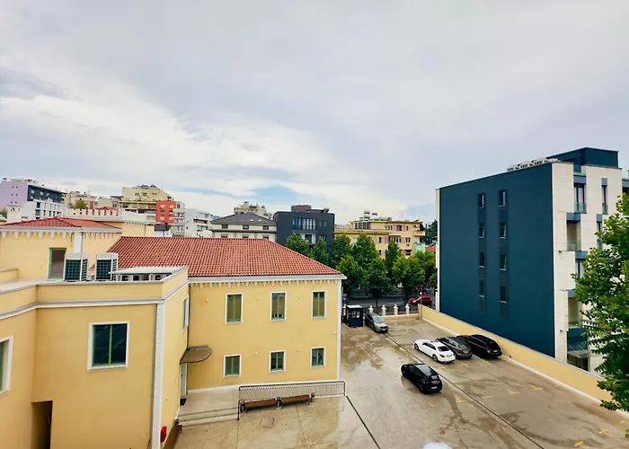 - Ggpremiumstays - In The Heart Of Center Cozy - Airport Shuttle - Private Parking Tirana