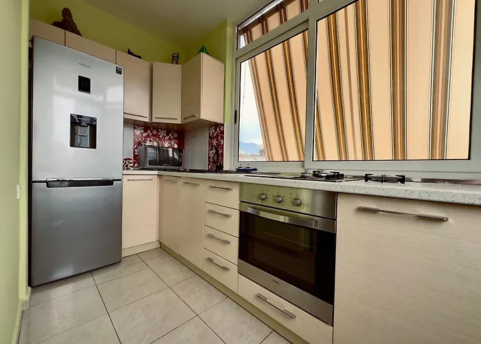 - Ggpremiumstays - In The Heart Of Center Cozy - Airport Shuttle - Private Parking Apartamento